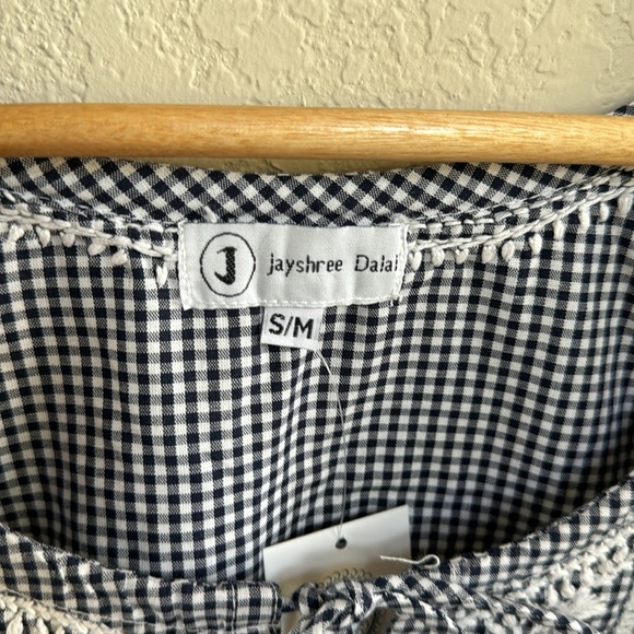 NWT Black and White Gingham Embroidered Top - Picture 5 of 6